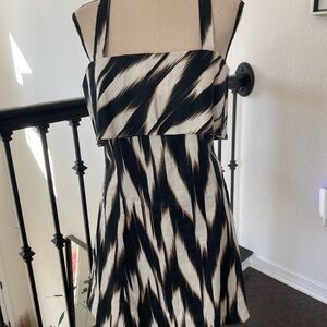 Banana Republic Black and Cream print fully lined Mini Dress